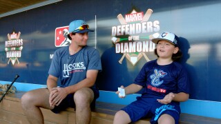 KRIS 6 Hooks Kid Reporter, Nate Gonzalez, goes one-on-one with catcher C.J. Stubbs