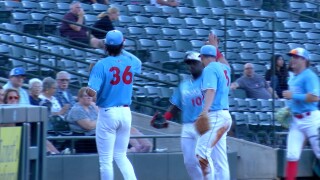 Hooks steal lead in the ninth, defeating RockHounds 4-3 in game one